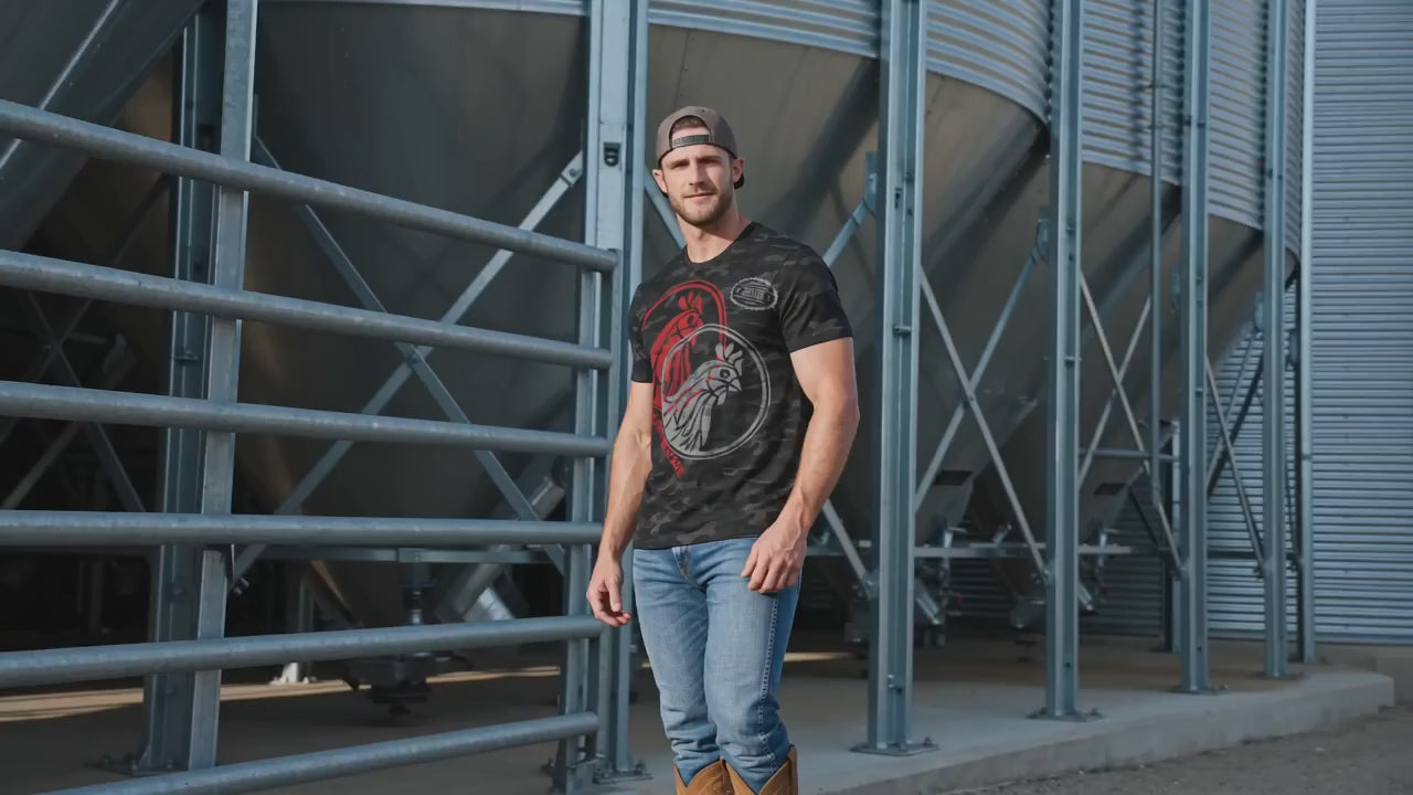 Video of a model wear the double stamp shirt on the color Storm Camo